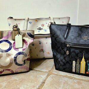 Coach Black Tote Bag with Timeless Elegance